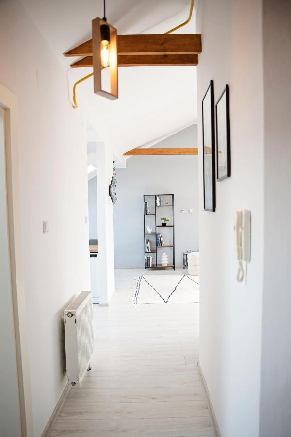 Cozy Modern Apartment In The Old Town - Hlavna Street Kosice Exterior photo
