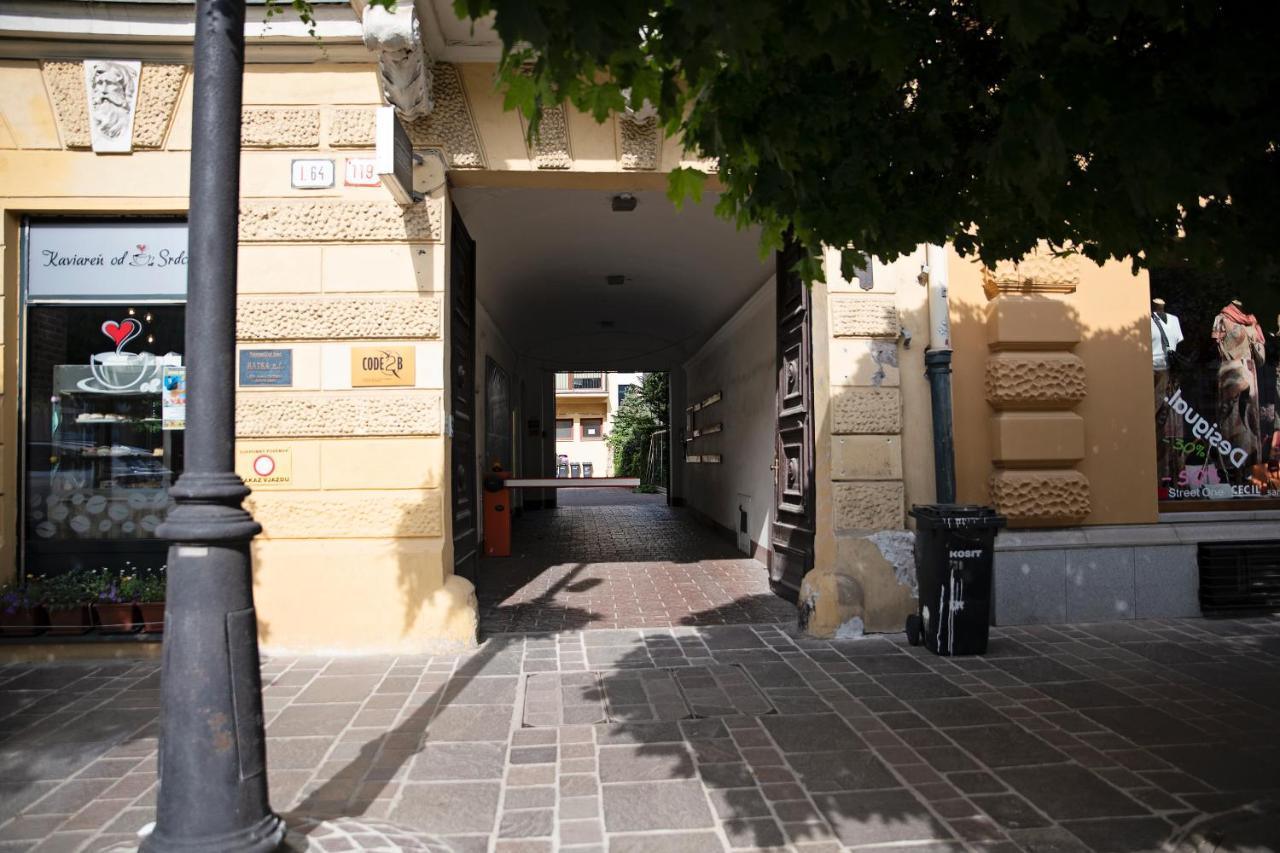 Cozy Modern Apartment In The Old Town - Hlavna Street Kosice Exterior photo